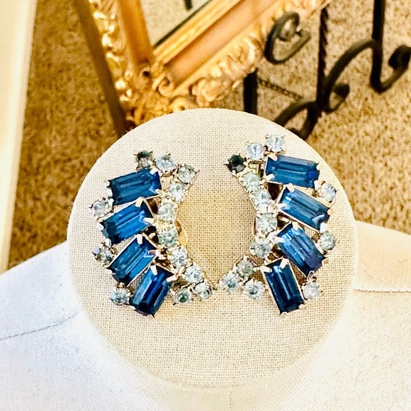 Vintage Blue Rhinestone Deco Earrings 💙 - Picture 11 of 11